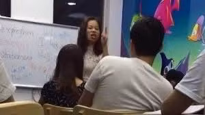 Người mạt sát học viên 'óc lợn' còn khoe mẽ: Chiêu trò đánh bóng?