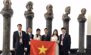 Đoàn học sinh Việt Nam đều đoạt huy chương