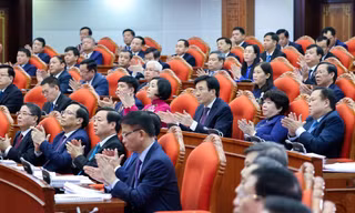 Trung ương thảo luận Đề án công nghiệp hóa, hiện đại hóa đất nước
