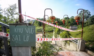 Công trình sạt lở nghiêm trọng, di tích lịch sử buộc phải đóng cửa