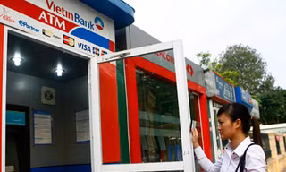 Chưa thu phí nội mạng ATM