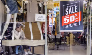 Khuyến mãi khủng, phố mua sắm vẫn ảm đạm ngày Black Friday
