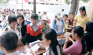 Bất cập trong việc cấp tiền miễn giảm học phí