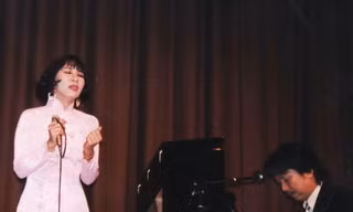 'Mong hết dịch để về thắp nén nhang cho nhạc sĩ Phú Quang, hát cho anh nghe lần nữa'
