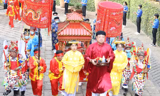 Lãnh đạo TPHCM dâng hương tại Lễ giỗ Tổ Hùng Vương