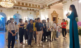 Những lưu ý mới về tour tham quan toà nhà UBND TPHCM