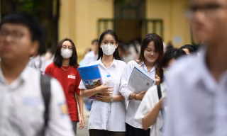 Dự thảo quy chế tuyển sinh mới: Đừng không quản được thì cấm