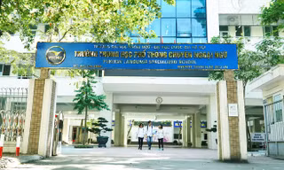 Trường chuyên Ngoại ngữ tăng học phí, công bố tỉ lệ chọi vào lớp 10