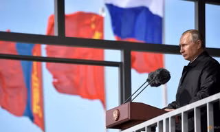 Tổng thống Nga Vladimir Putin phát biểu tại chiến dịch tập trận Vostok 2018. (Ảnh: Sputnik)
