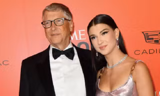 Tỷ phú Bill Gates và con gái Phoebe