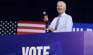 Chưa có kết quả bầu cử giữa kỳ cuối cùng, nhưng đảng của ông Biden giờ có thể thở phào. (Ảnh: Reuters)