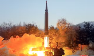 Hình ảnh tên lửa Triều Tiên được phóng hôm 5/1. (Ảnh: KCNA)