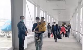 Sẽ có 2 chuyến bay đưa người Việt ở Ukraine về nước hạ cánh vào ngày 17 và 19/3