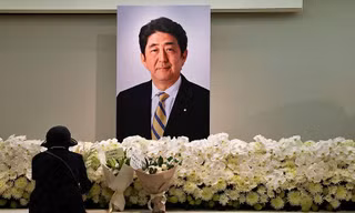 Làm lễ 'tsuya' cho cố Thủ tướng Abe Shinzo trước hỏa táng