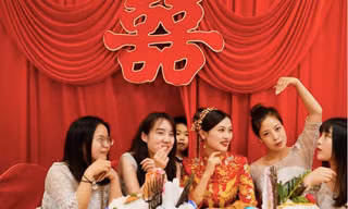 Cô dâu và các phù dâu trong một đám cưới ở Trung Quốc. (Ảnh: Getty)