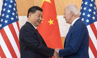 Căng thẳng trong quan hệ Mỹ - Trung có vẻ hạ nhiệt sau cuộc gặp của hai lãnh đạo tại Indonesia. (Ảnh: AP)