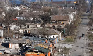 Cảnh tượng ở Mariupol ngày 28/3. (Ảnh: Reuters)