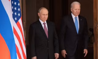 Tổng thống Mỹ Joe Biden và người đồng cấp Nga Vladimir Putin. (Ảnh: Reuters)
