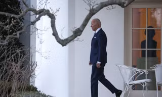 Tổng thống Mỹ Joe Biden vừa tuyên bố cấm nhập dầu Nga. (Ảnh: Reuters)