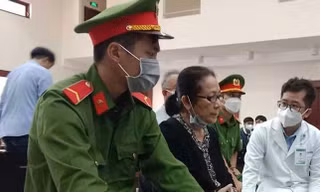 Bác sĩ nói gì sau khi khám bệnh cho nữ đại gia Dương Thị Bạch Diệp tại toà?
