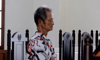 Ông lão 78 tuổi bị tuyên 20 năm tù vì xâm hại bé gái hàng xóm