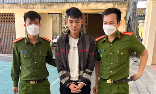 Vờ hỏi mua trang sức rồi giật 20 chỉ vàng bỏ chạy