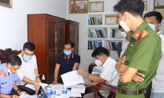 Túi quà 450 triệu và 'kịch bản' cho Việt Á trúng thầu của nhóm cán bộ chủ chốt CDC Hậu Giang