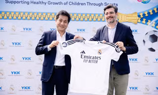 Real Madrid tạo sân chơi bóng đá cho trẻ em Việt Nam