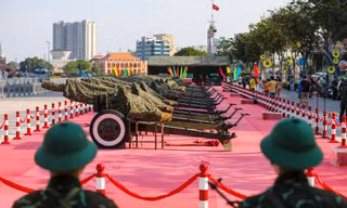 Dàn đại bác tập kết tại bến Bạch Đằng, sẵn sàng phục vụ đại lễ 30/4 