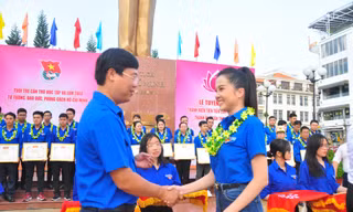 Cần Thơ tuyên dương 79 thanh niên tiên tiến làm theo lời Bác