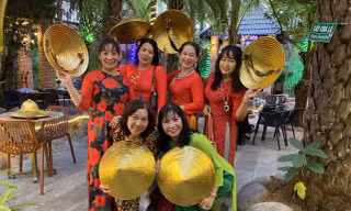 Ngôi nhà dát vàng 'độc nhất vô nhị' giữa lòng Tây Đô
