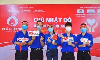 Tưng bừng Chủ nhật Đỏ tại Cà Mau