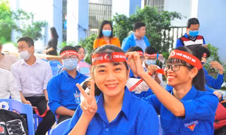 Hàng trăm bạn trẻ tham gia hiến máu tại trường ĐH Đồng Tháp