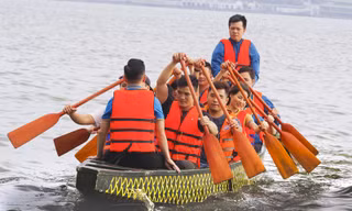Lễ hội Bơi chải Thuyền rồng Hà Nội mở rộng năm 2019 diễn ra trong ngày 16-17/2/2019 (tức ngày 12-13 tháng Giêng), trên Hồ Tây. 