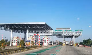 Trạm thu phí BOT Tiên Cựu trên Quốc lộ 10 qua Hải Phòng.