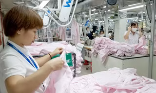 ĐBQH kiến nghị giảm tuổi nghỉ hưu cho công nhân, giáo viên mầm non