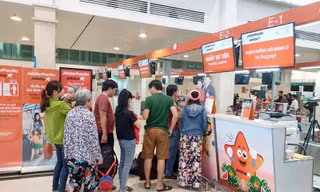 Quây làm thủ tục ưu tiên người già, trẻ em của Jetstar Pacific.