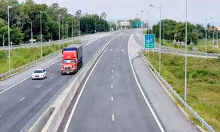 Chuẩn bị thủ tục để trình Quốc hội xin chủ trương đầu tư thêm 3 đoạn cao tốc Bắc - Nam phía Đông còn lại.