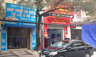 Thuê ô tô, iPhone đón Tết
