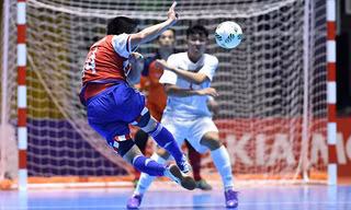 Thua đậm Paraguay, tuyển Việt Nam mất ngôi nhì bảng