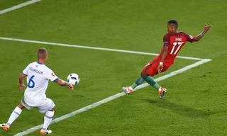 Bàn thắng ấn tượng của Luis Nani.