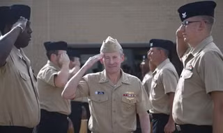 Ông Ted "Twig" Branch (giữa) là đối tượng bị điều tra tham nhũng. Ảnh: US Navy.