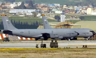 Máy bay tiếp liệu của Mỹ đậu tại căn cứ không quân Incirlik, gần thành phố Adana ở miền nam Thổ Nhĩ Kỳ. Ảnh: Reuters.