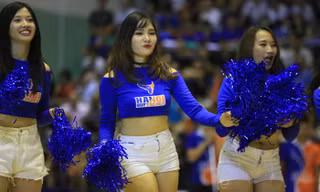 Dàn hoạt náo viên xinh đẹp ở giải bóng rổ chuyên nghiệp