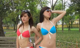 Xôn xao nữ sinh chụp bikini trong vườn Bách Thảo