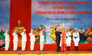 Chủ tịch nước Trần Đại Quang trao tặng danh hiệu Anh hùng lực lượng vũ trang nhân dân cho Tổng Cục An ninh - Bộ Công an