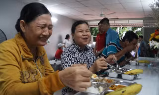 Bếp ăn 'bao no' 4.500 suất mỗi ngày cho bệnh nhân nghèo