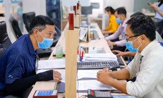 Cán bộ nghỉ hưu trước tuổi được cấp bù chế độ ra sao?