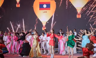 Dương Hoàng Yến, Uyên Linh, Văn Mai Hương hòa giọng tại lễ Bế mạc SEA Games 31