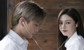 Liz Kim Cương hẹn hò nam thần Quý Ông Hoàn Mỹ trong MV mới